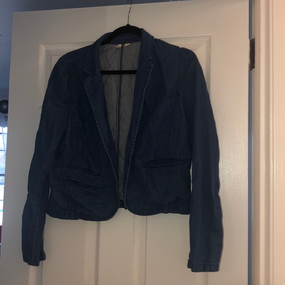 Super cute Jean blazer *Like New*
